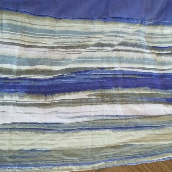 3 for $30 Liz Lange Maternity dress - Picture 3 of 4